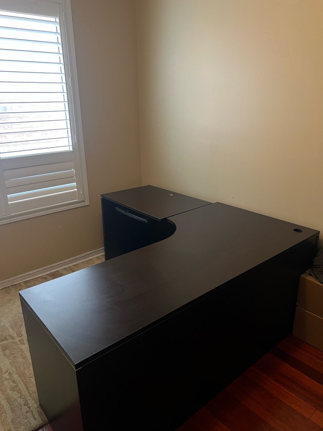 office desk/table