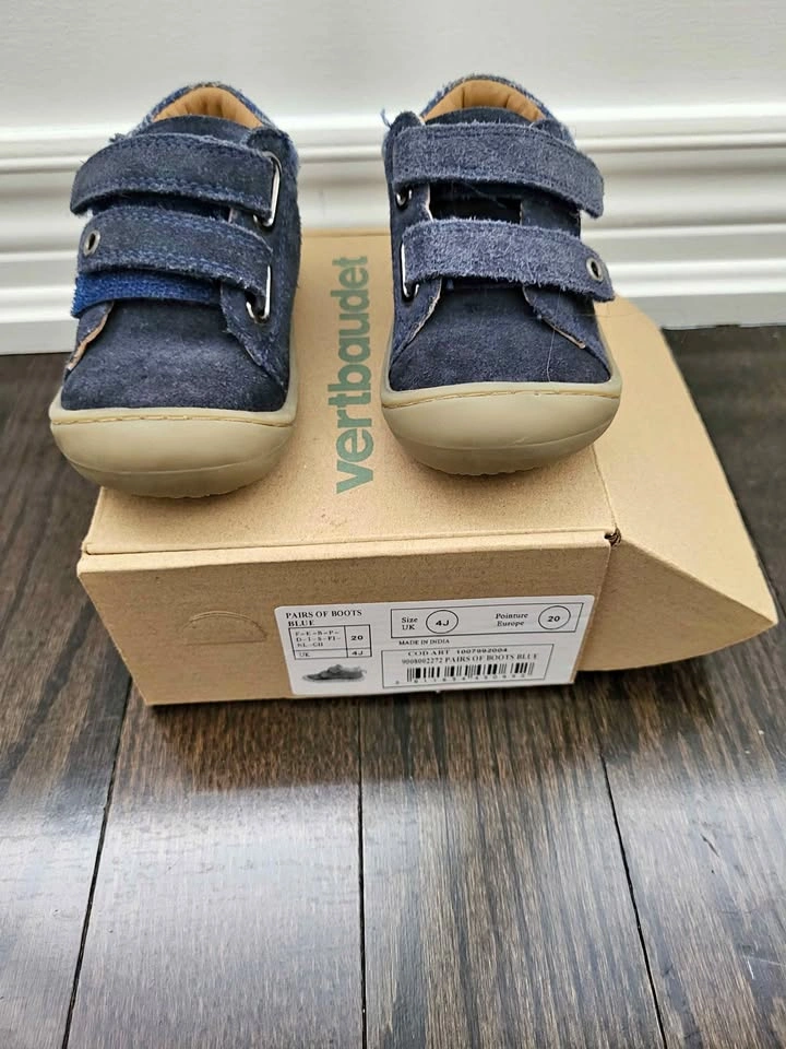 Vertbaudet blue toddler shoes size 20 with velcro