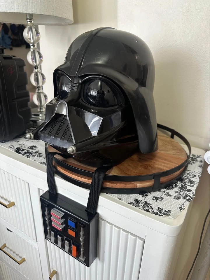 Hasbro Star Wars Darth Vader Voice Changer Helmet - photo 2