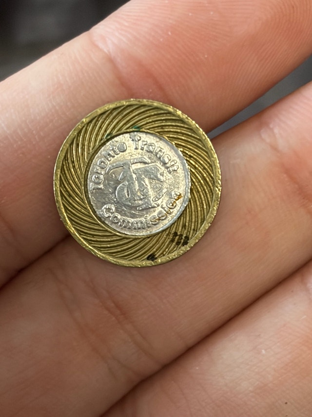 17 Toronto Transit Commission (TTC) Tokens - photo 3