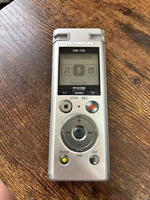 Olympus DM-720 Digital Voice Recorder – 4GB, Manual Included