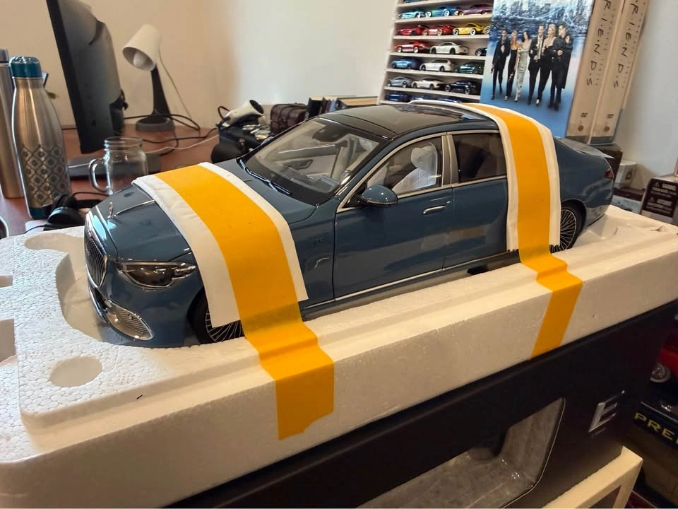 Almost Real 1:18 Mercedes-Maybach S-Class Diecast Model - photo 5