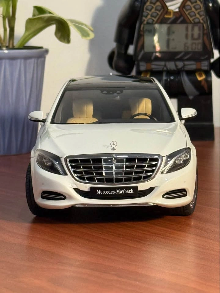 Autoart 1:18 Mercedes-Maybach S-Class (White) – With Original Bo - photo 2