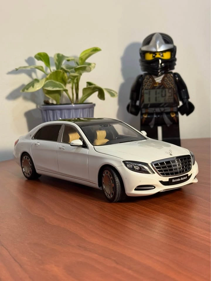 Autoart 1:18 Mercedes-Maybach S-Class (White) – With Original Bo - photo 4