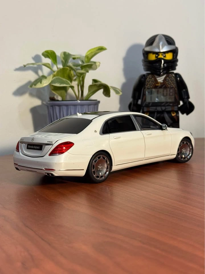 Autoart 1:18 Mercedes-Maybach S-Class (White) – With Original Bo - photo 5