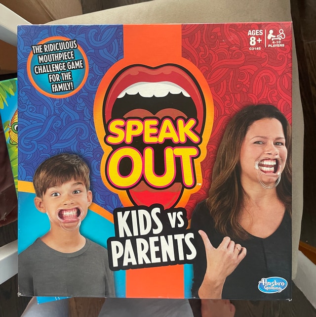 Hasbro Gaming Speak Out Kids vs Parents