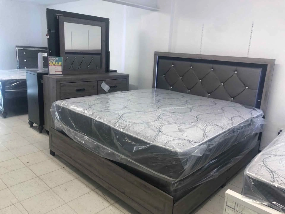 Bedroom Furniture Set - photo 2