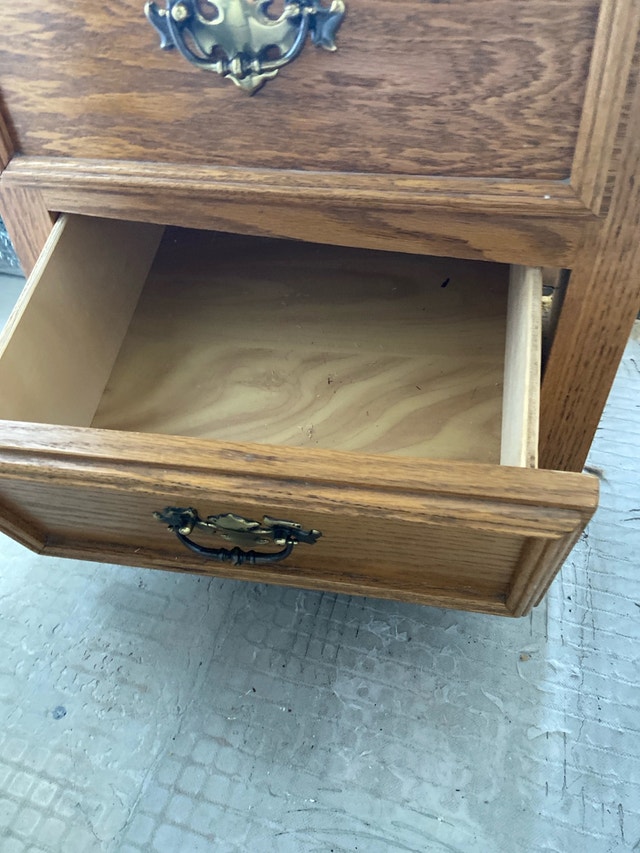Oak Side Table - photo 2