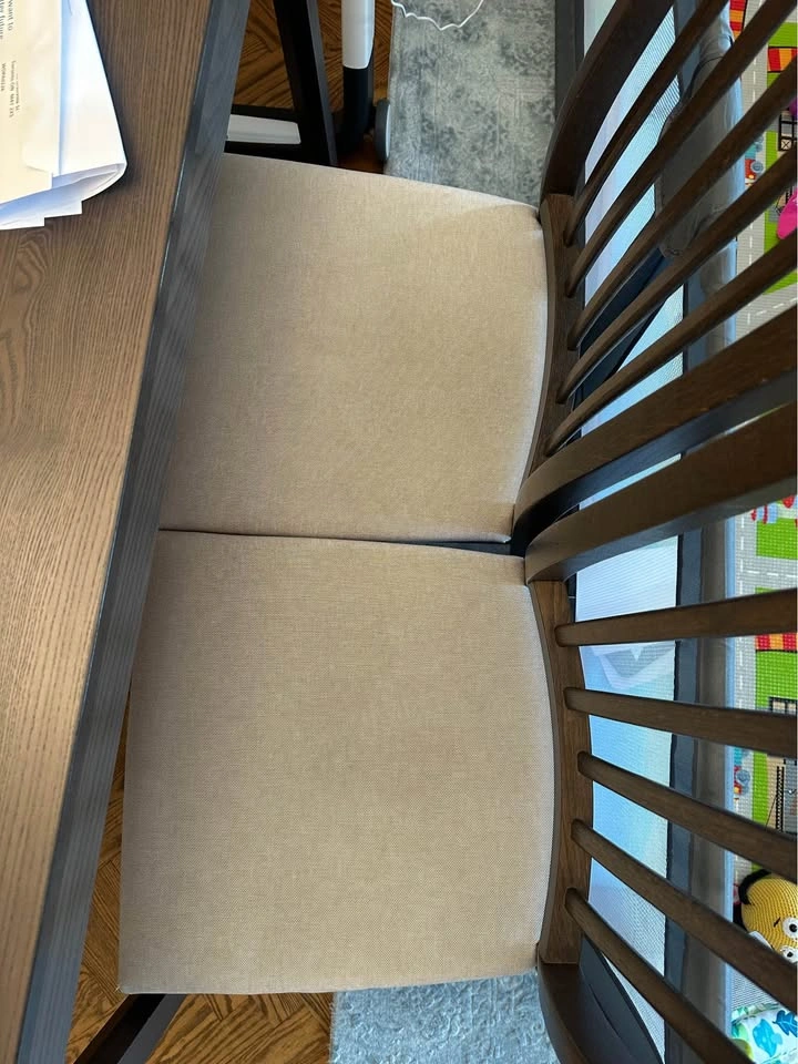 Ikea Table and 4 chairs - photo 2