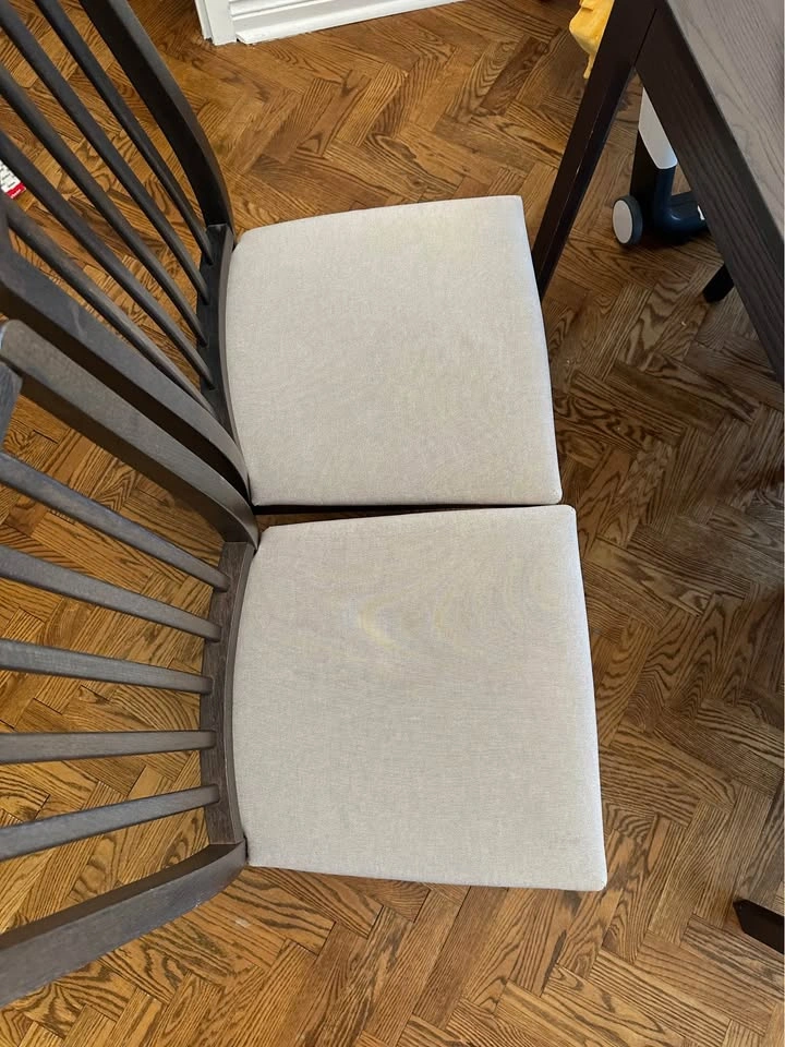 Ikea Table and 4 chairs - photo 3