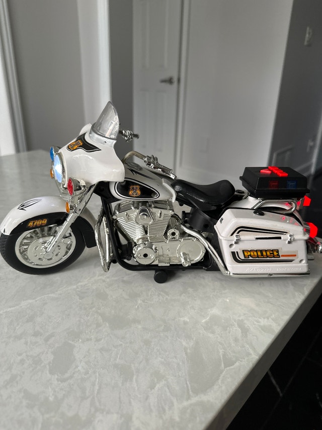 Large-scale toy police patrol motorcycle - photo 3
