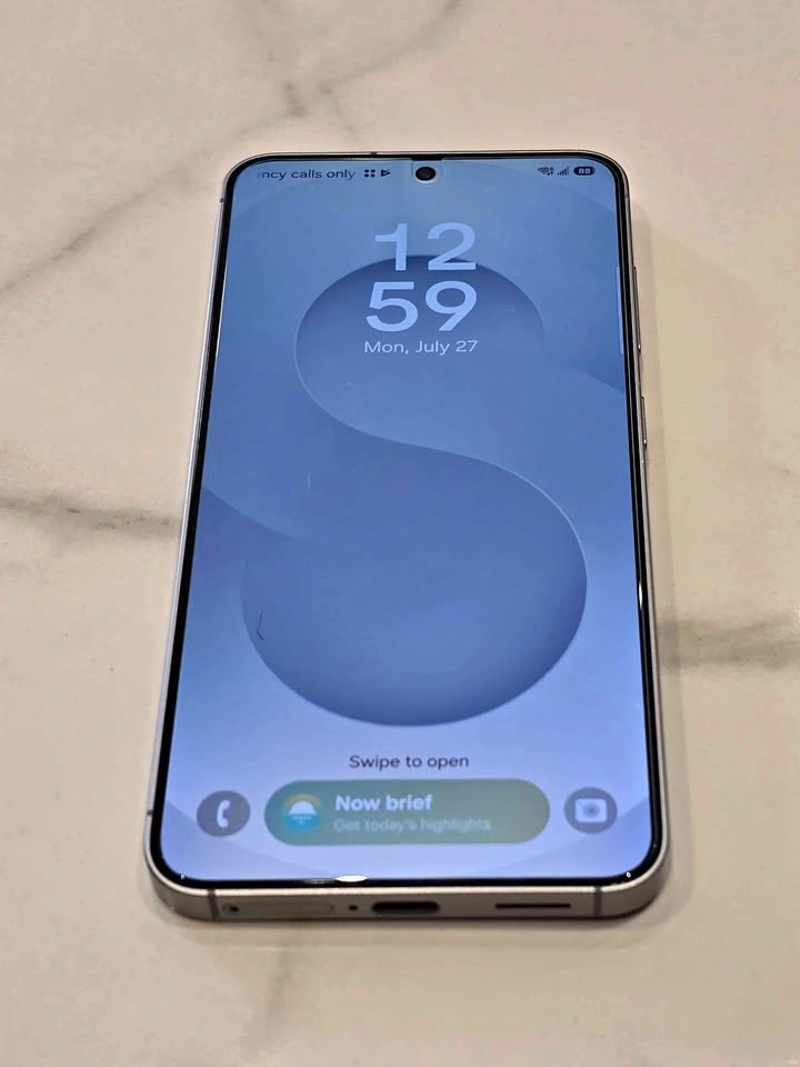 Samsung Galaxy S25 - 128GB - Silver | Unlocked | Great Condition
