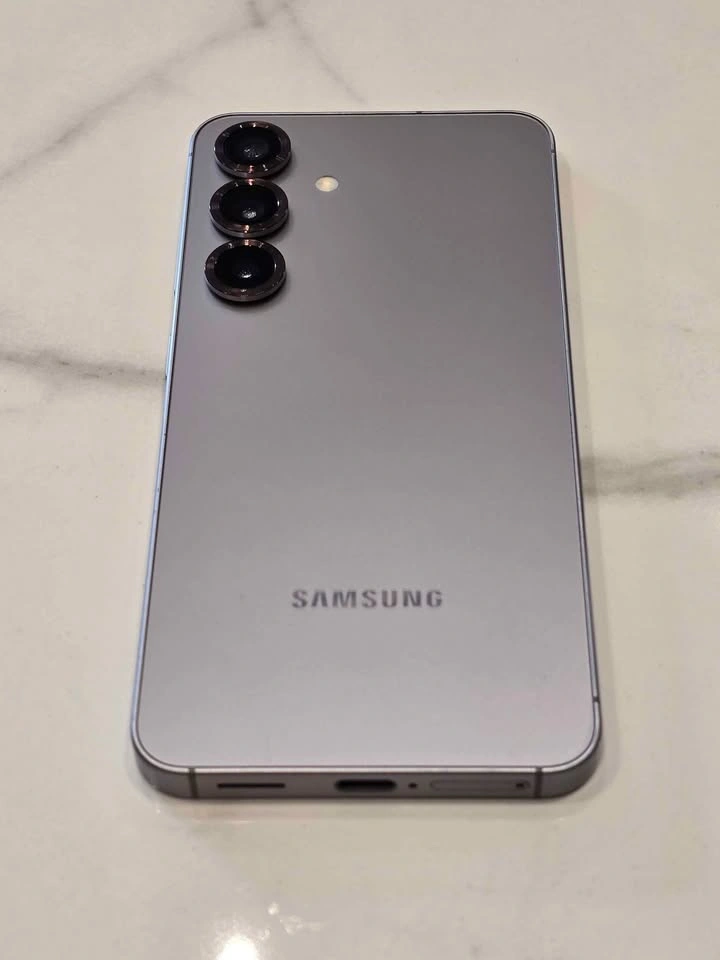 Samsung Galaxy S25 - 128GB - Silver | Unlocked | Great Condition - photo 2