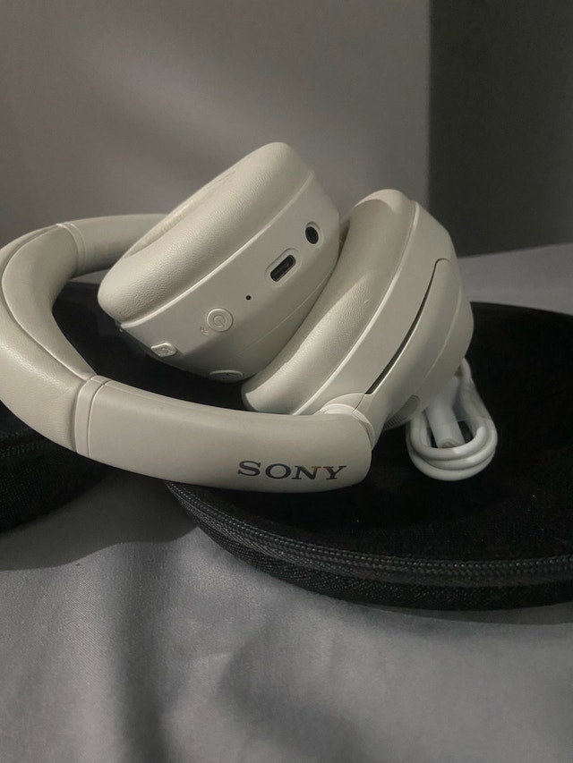 Sony ULT WEAR Headphones - photo 5