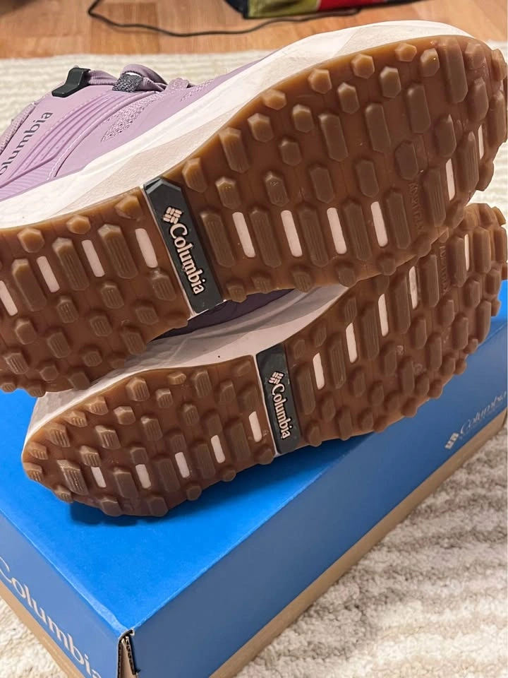 Size 7 Columbia Hiking Boots - photo 5