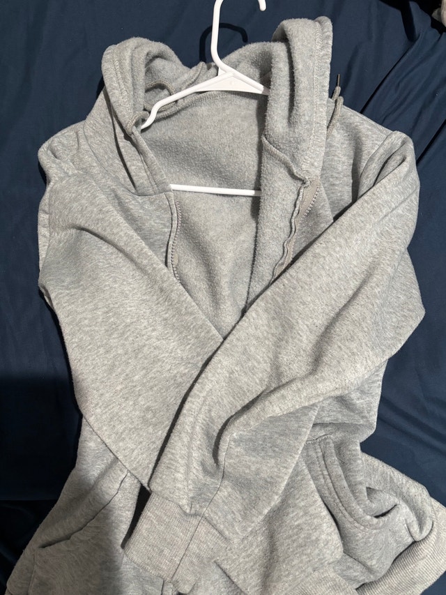 Women’s hoodies bundle - photo 3