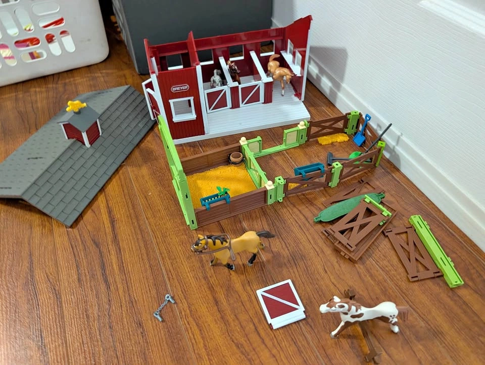 Horse Barn and Spirit Accessories