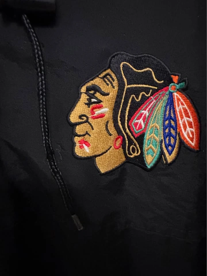 Vintage Chicago Blackhawks Puffer Jacket (Men’s Medium) - photo 3