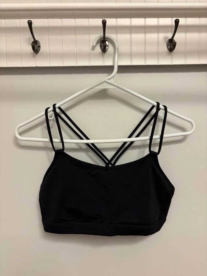 Lululemon Sports Bra (size 8) - photo 2