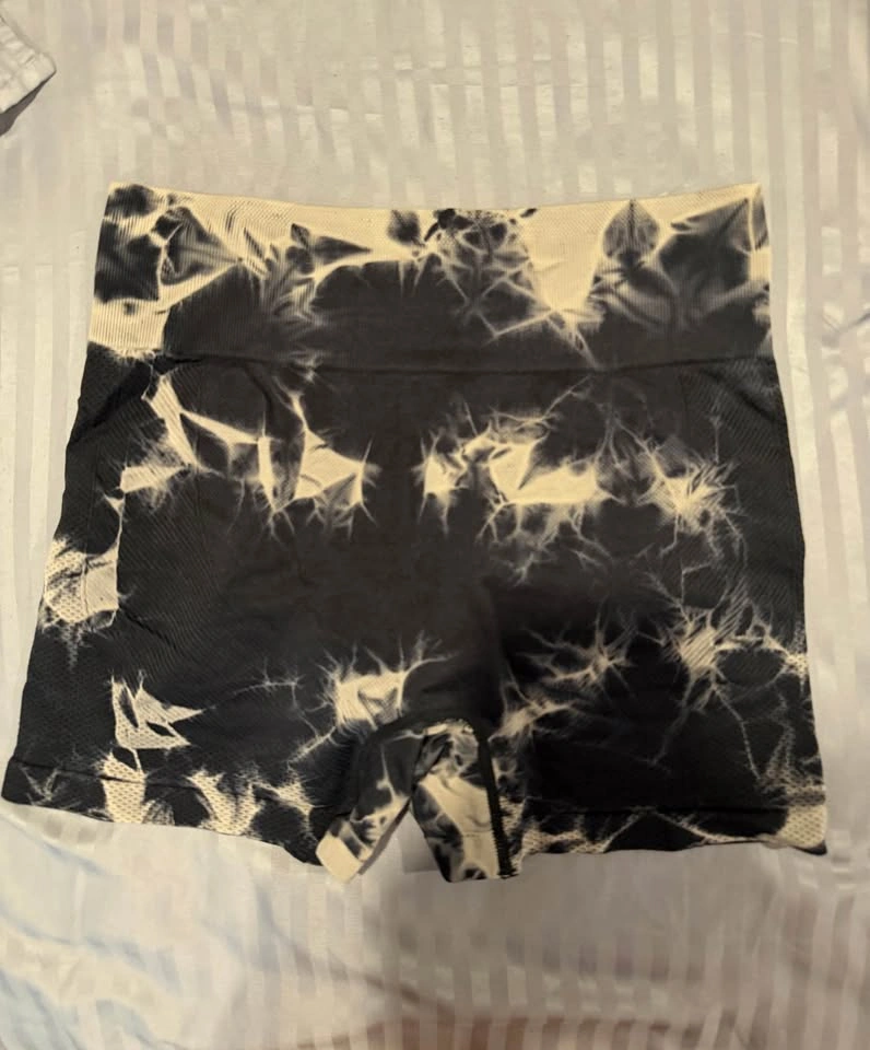 Workout shorts Size M Push up - photo 3