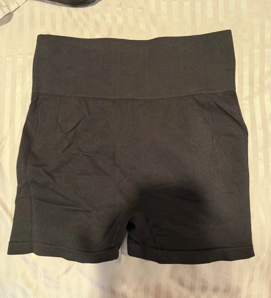 Workout shorts Size M Push up - photo 5