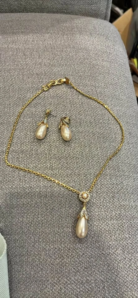 Vintage Nina Ricci 22k Gold Plated Necklace and Earrings