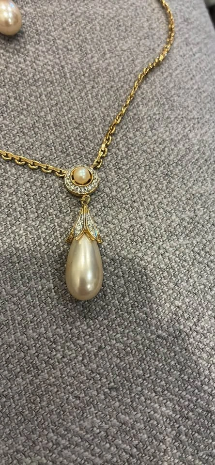 Vintage Nina Ricci 22k Gold Plated Necklace and Earrings - photo 2