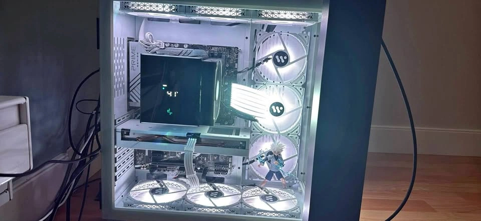Gaming PC - i7 13700K / RTX 4060 / 16GB DDR5 / 1TB SSD