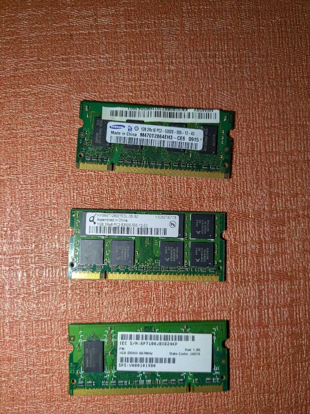 Samsung and Qimonda 1GB DDR2 SO-DIMM Laptop RAM