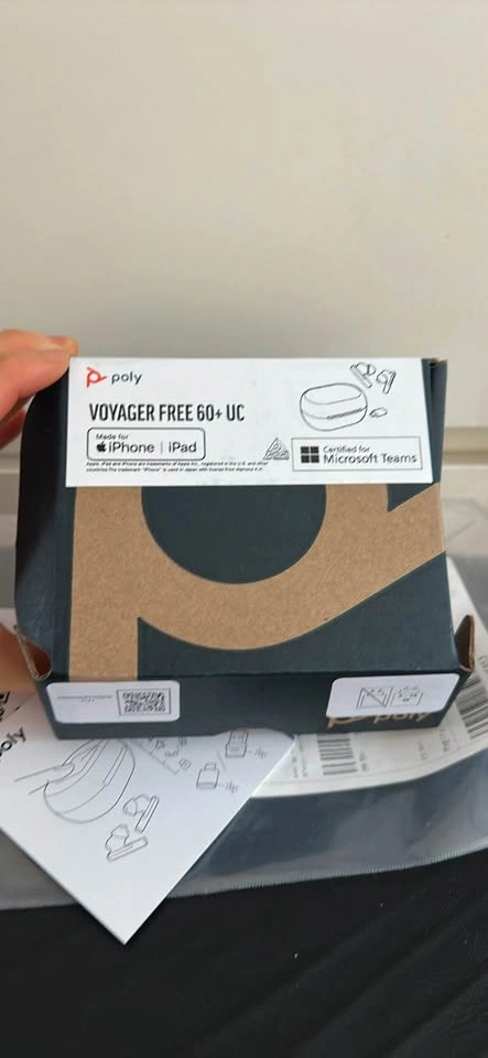 Poly Voyager Free 60 UC True Wireless Earbuds - photo 3