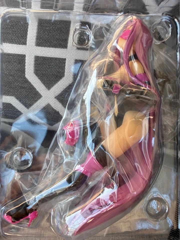 Bewitching Black Serpent Otaku Box Figure - photo 4