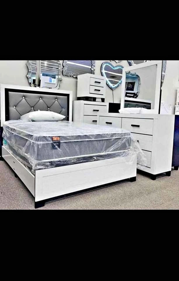 Bedroom Furniture Set
