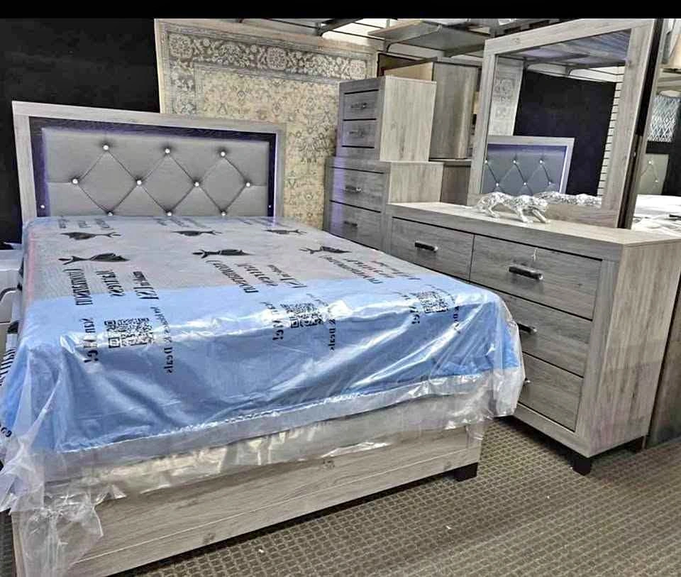 Bedroom Furniture Set