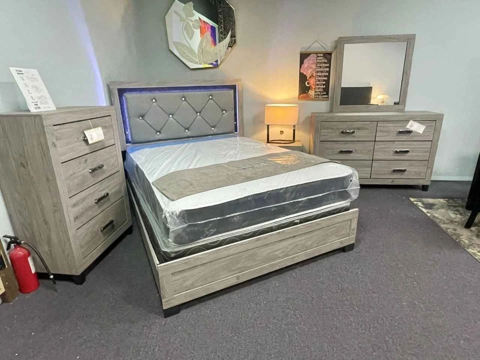 Bedroom Furniture Set - photo 2