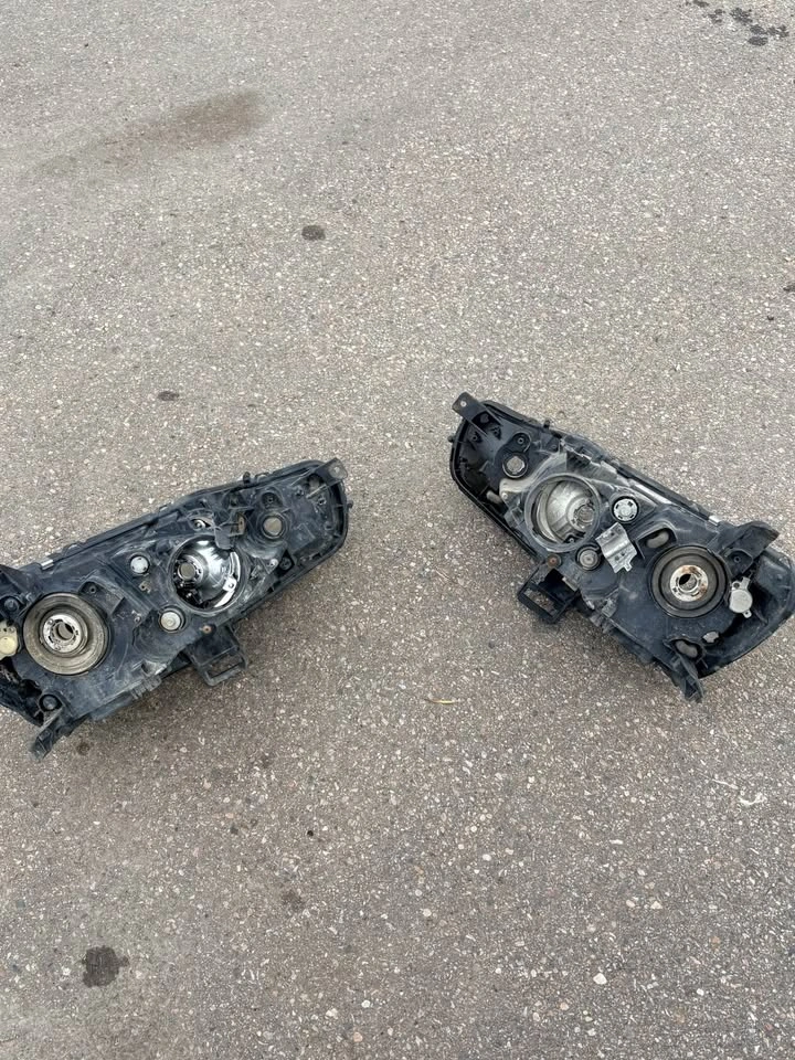 OEM 2008–2015 Mitsubishi Lancer Headlights - photo 3