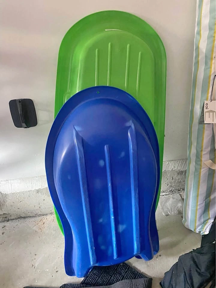 Sleds green left