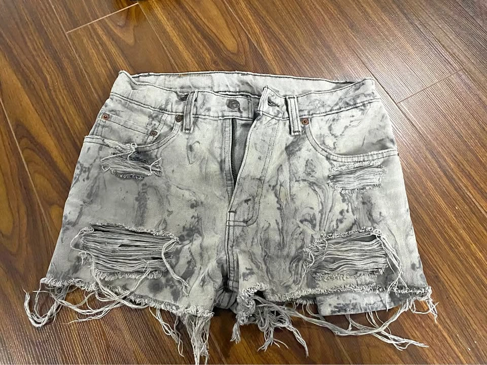 Levis denim cut off shorts