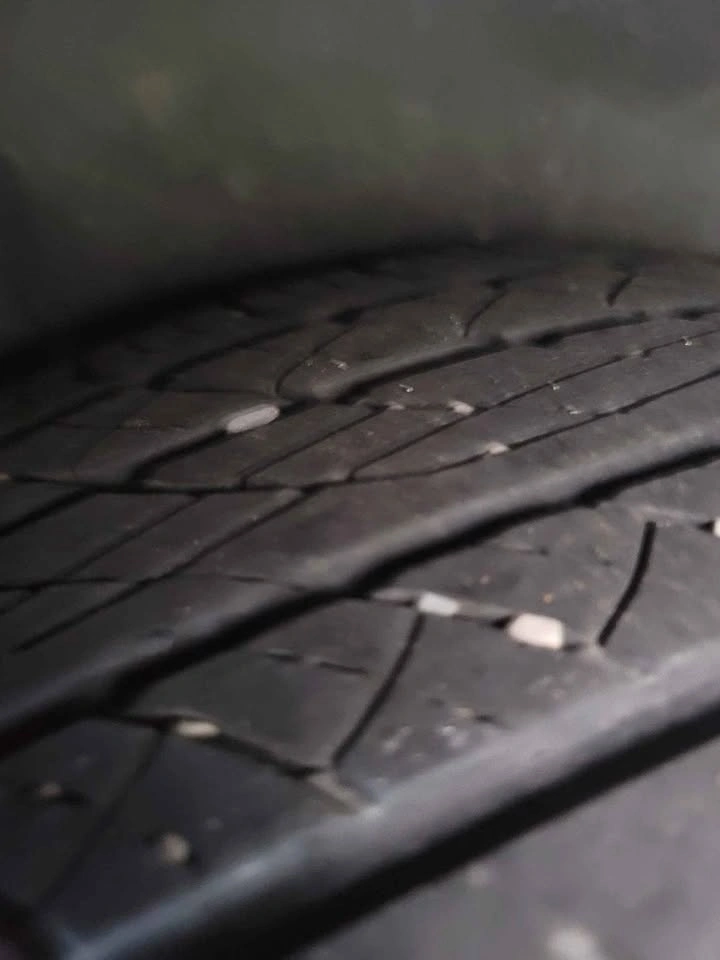 235/65/R17 Tires with Rims - photo 3