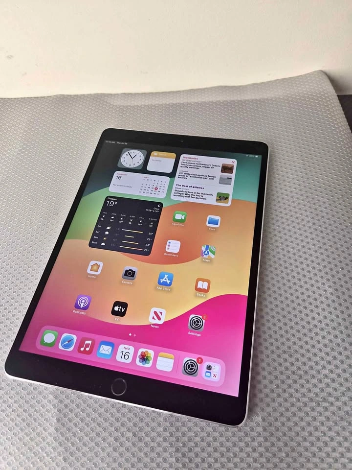 Apple iPad Pro 10.5" 64GB Wi-Fi + Cellular | Fully Tested
