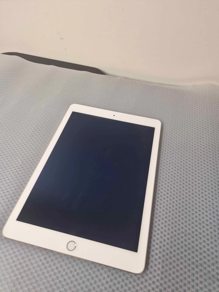 Apple iPad Air 2 128GB Wi-Fi + Cellular | 96% Battery - photo 2