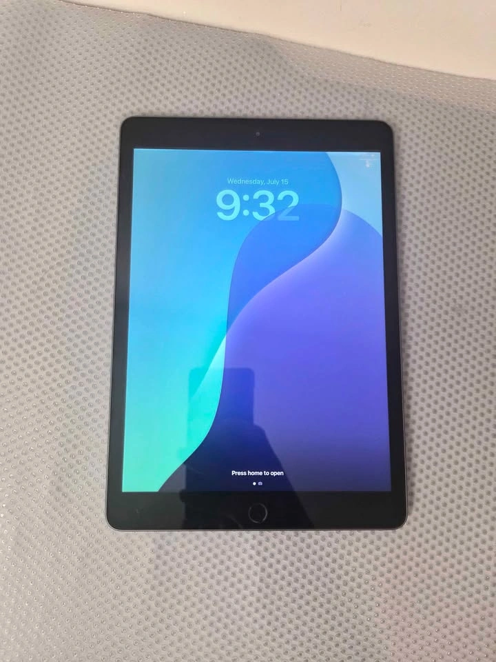 Apple iPad 7th Gen 128GB Wi-Fi | Fully Tested | Great Condition - photo 3