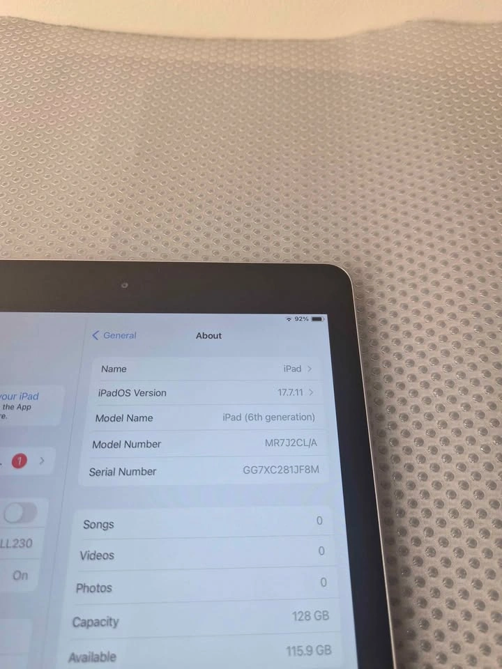 Apple iPad 6th Gen 128GB Wi-Fi | 92% Battery | Fully Tested - photo 4