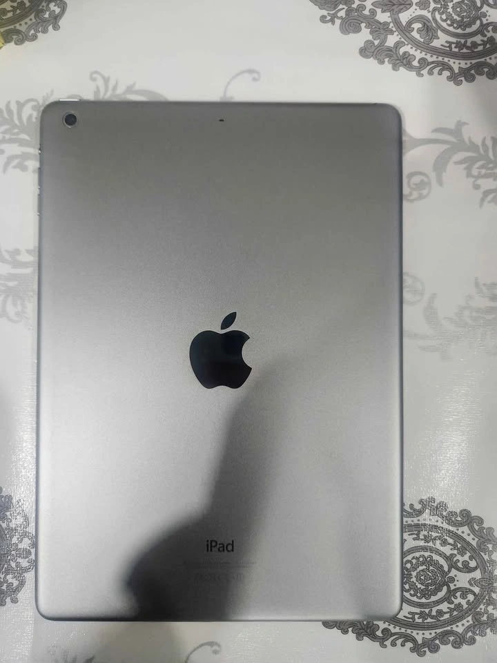 iPad Air (16GB) - Good Condition - photo 4