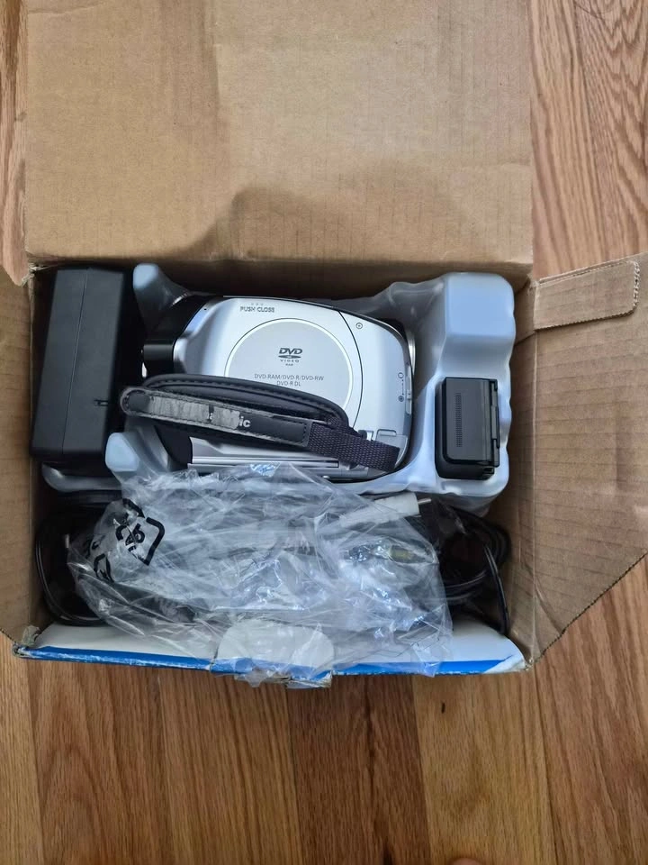 Panasonic VDR-D250 DVD Camcorder – 42x Zoom | Complete in Box - photo 5