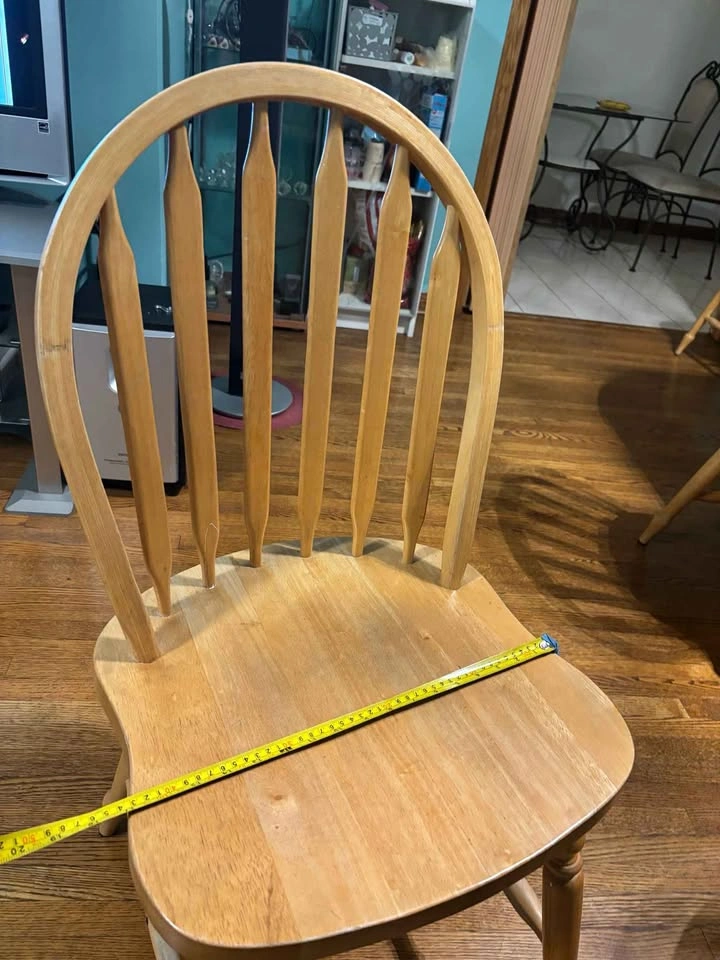 Light Wood Oval Dining Table with 6 Windsor Chairs - photo 4