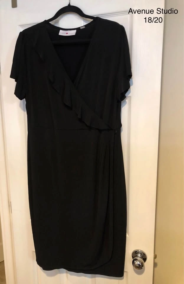 Dresses and skirts, $15 each. Closet purge! - photo 2