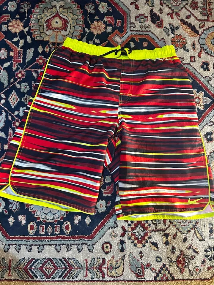 Nike Men's Swim Trunks / Board Shorts - Size Large