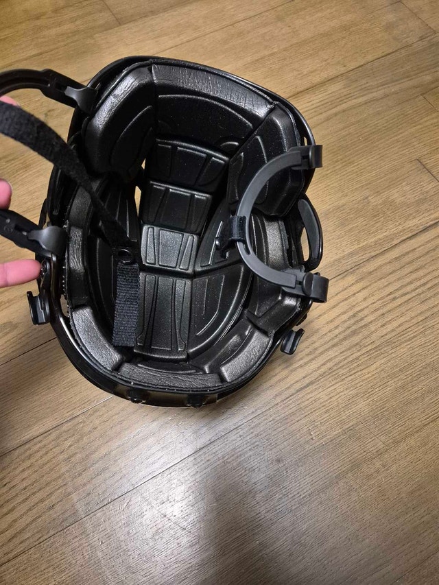 CCM helmet medium - photo 4