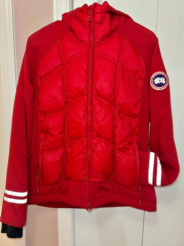 Canada Goose Hybridge Down Jacket - women’s L