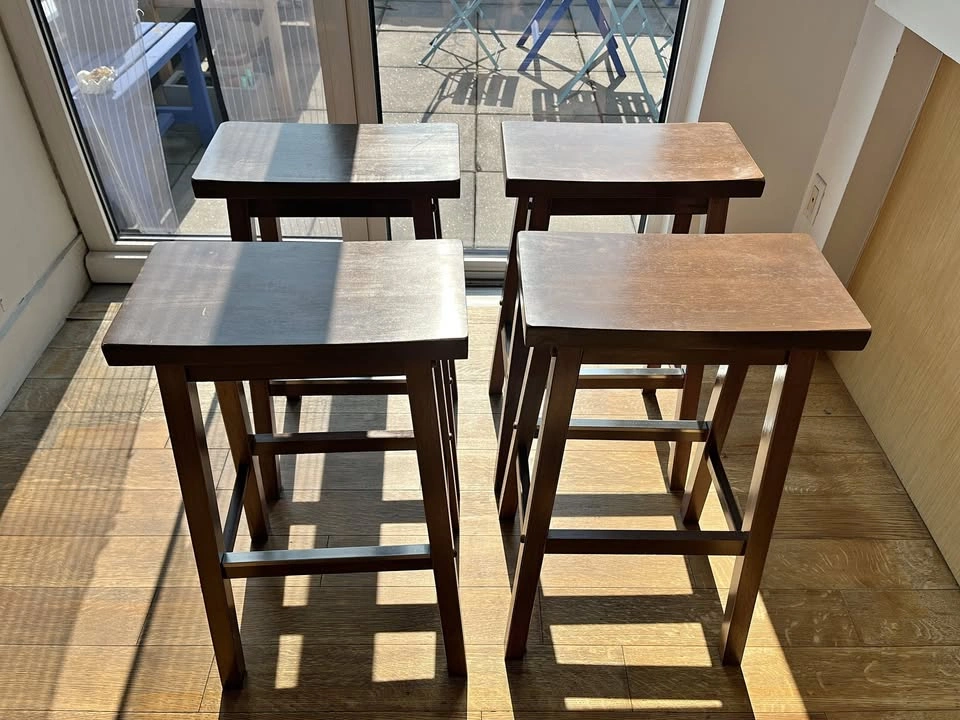 Set of 4 wood bar stools